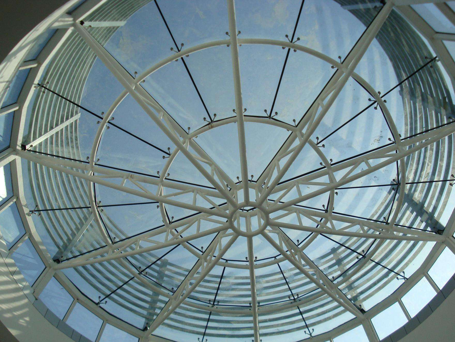 鋼結(jié)構(gòu)加工材料要具備什么應(yīng)用性呢？